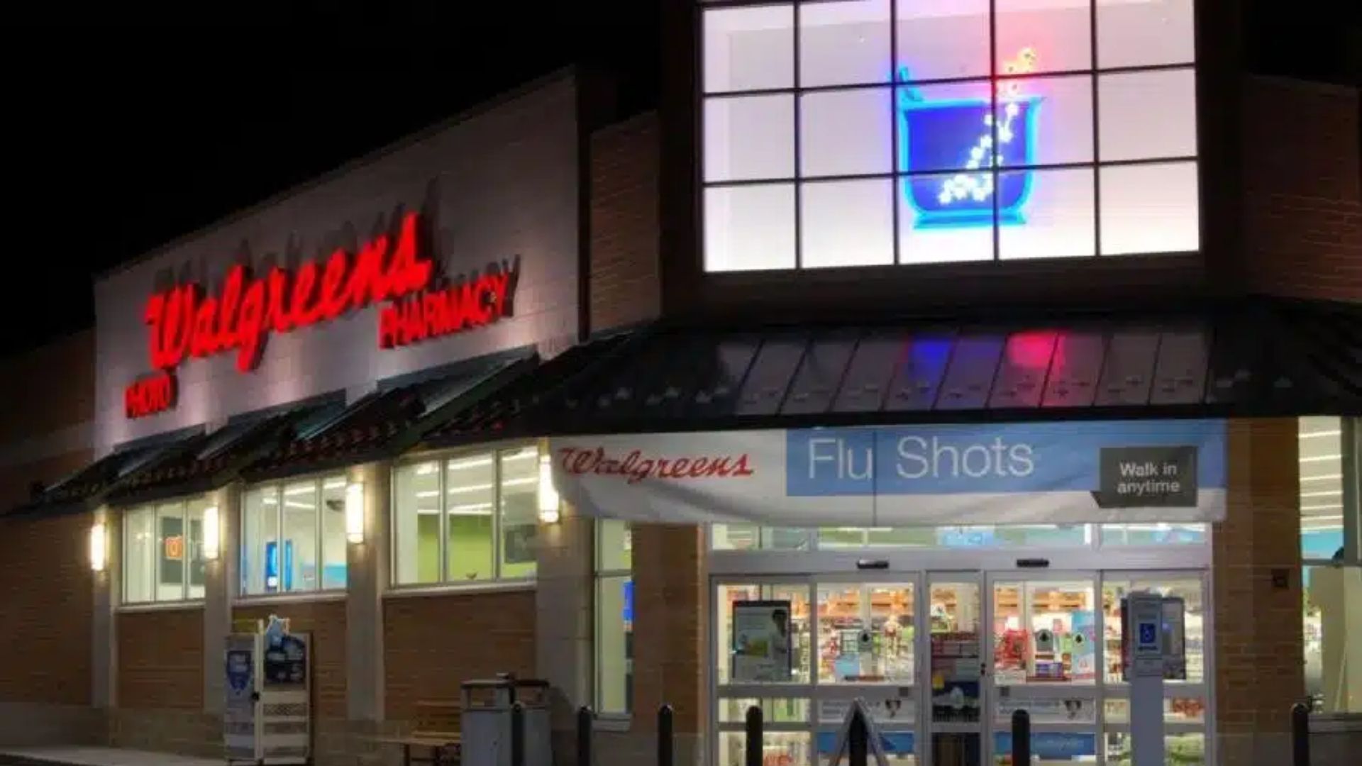Walgreens cierra 2,150 tiendas por crisis de ventas