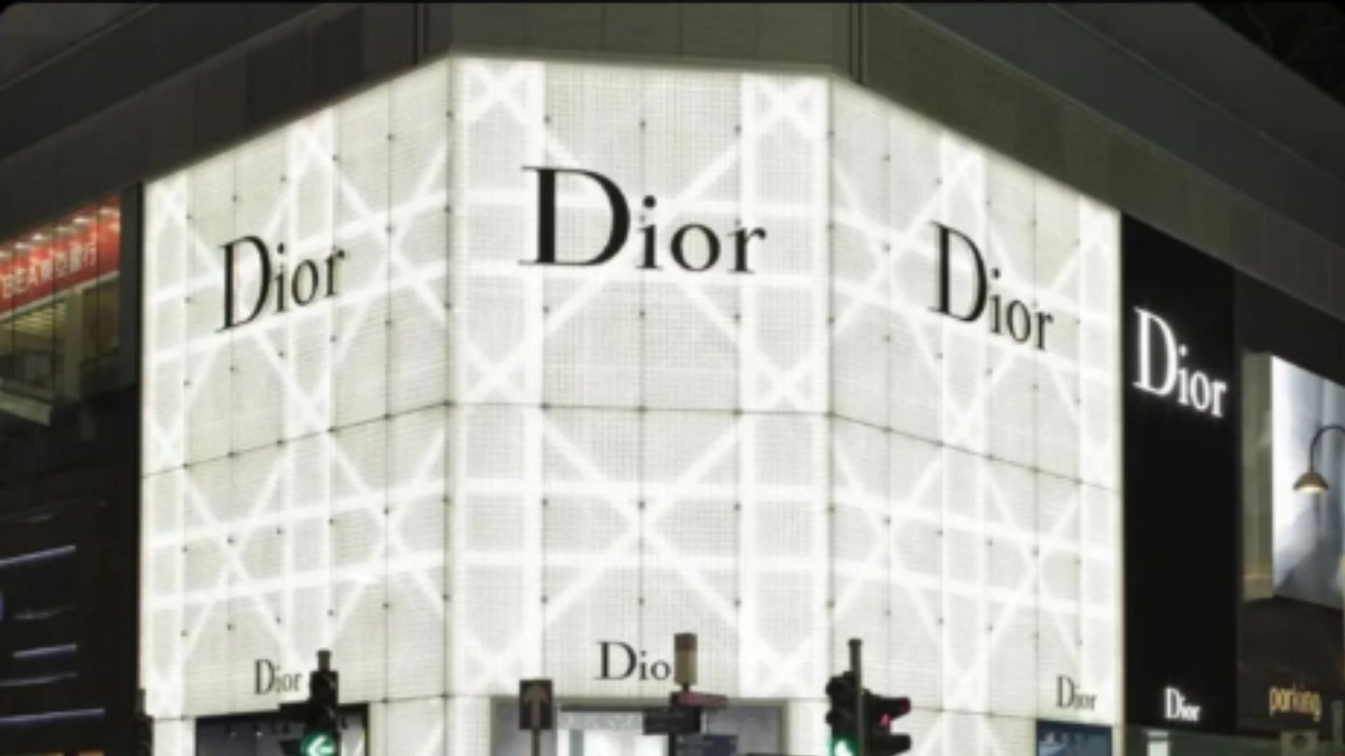 Italian authorities uncover that Dior spends $57 to make their $2,800 purses.