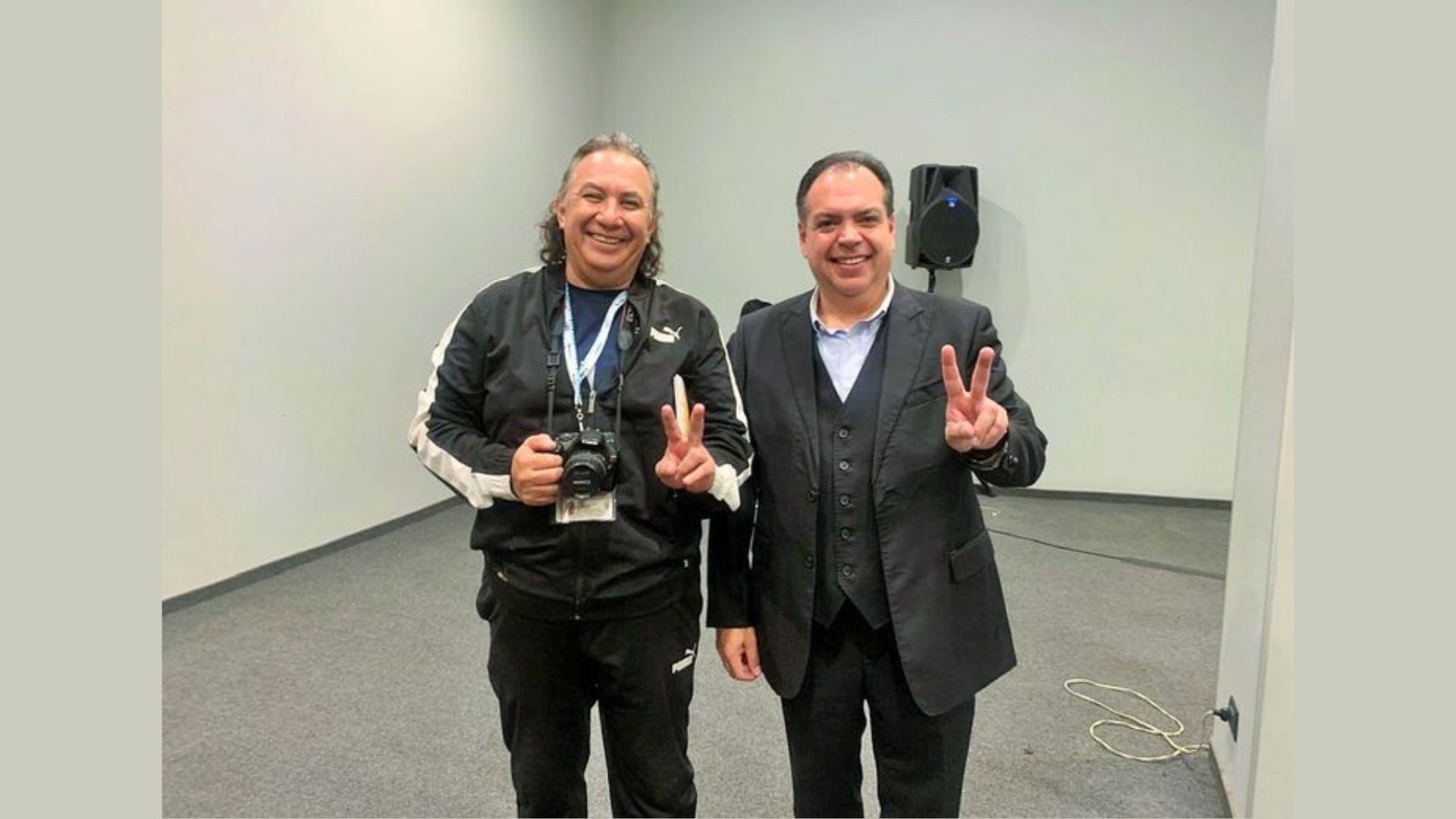 Saludando al Lic. Pedro Arturo Ramírez Lamadrid, Director General de la Expo Publicidad