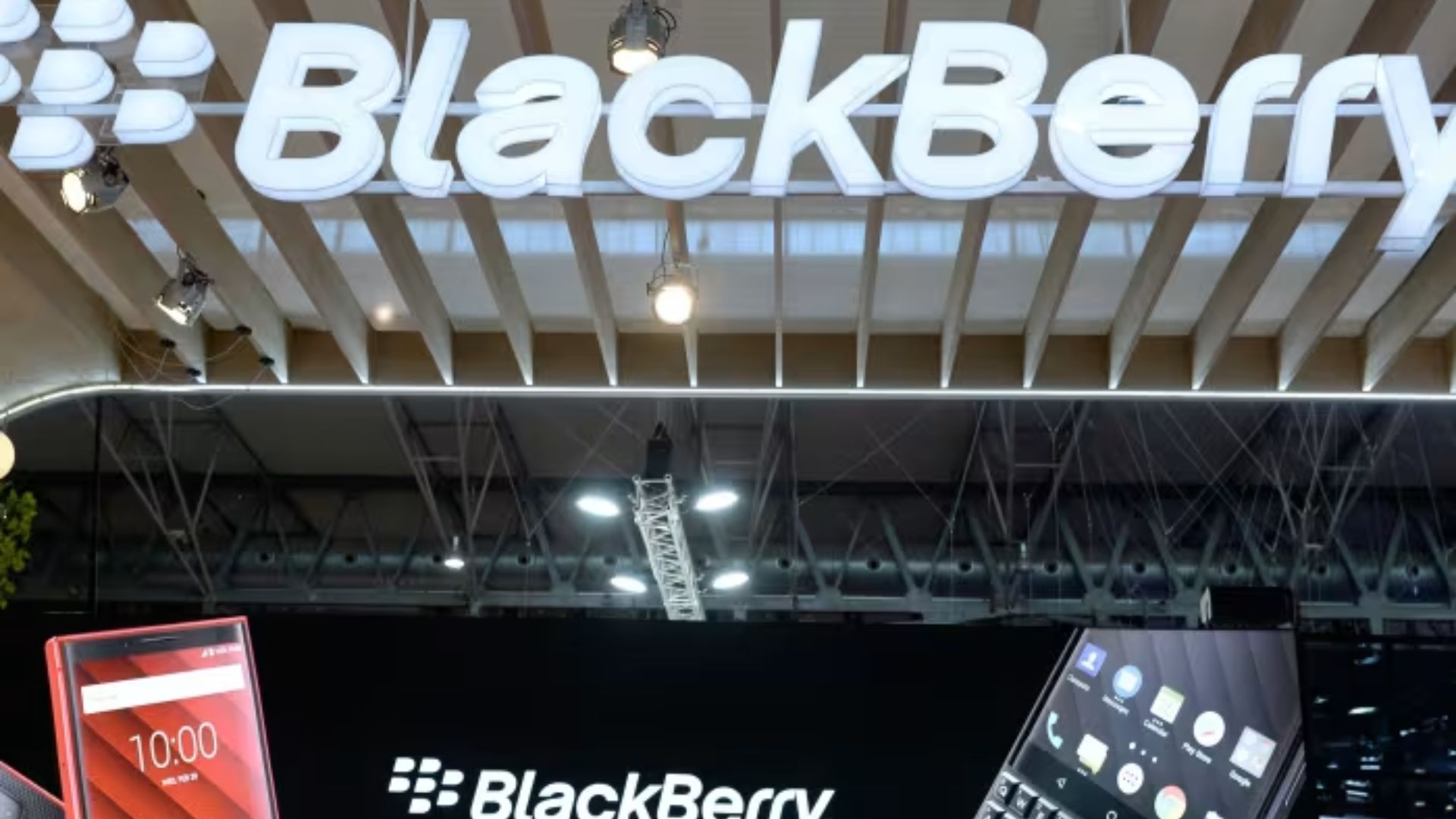 BlackBerry swings to surprise profit on sales growth for IoT, cybersecurity businesses