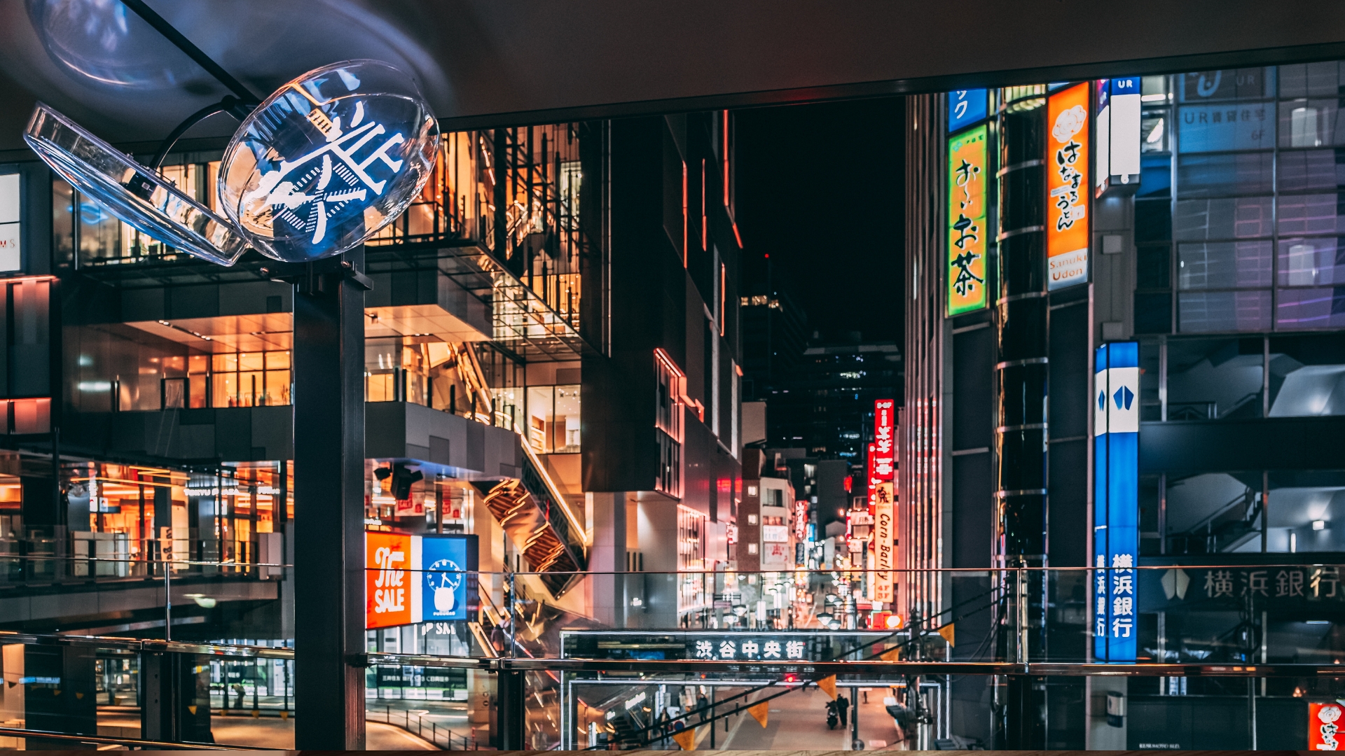 Pantallas LED de alta resolución para fachadas que nunca duermen