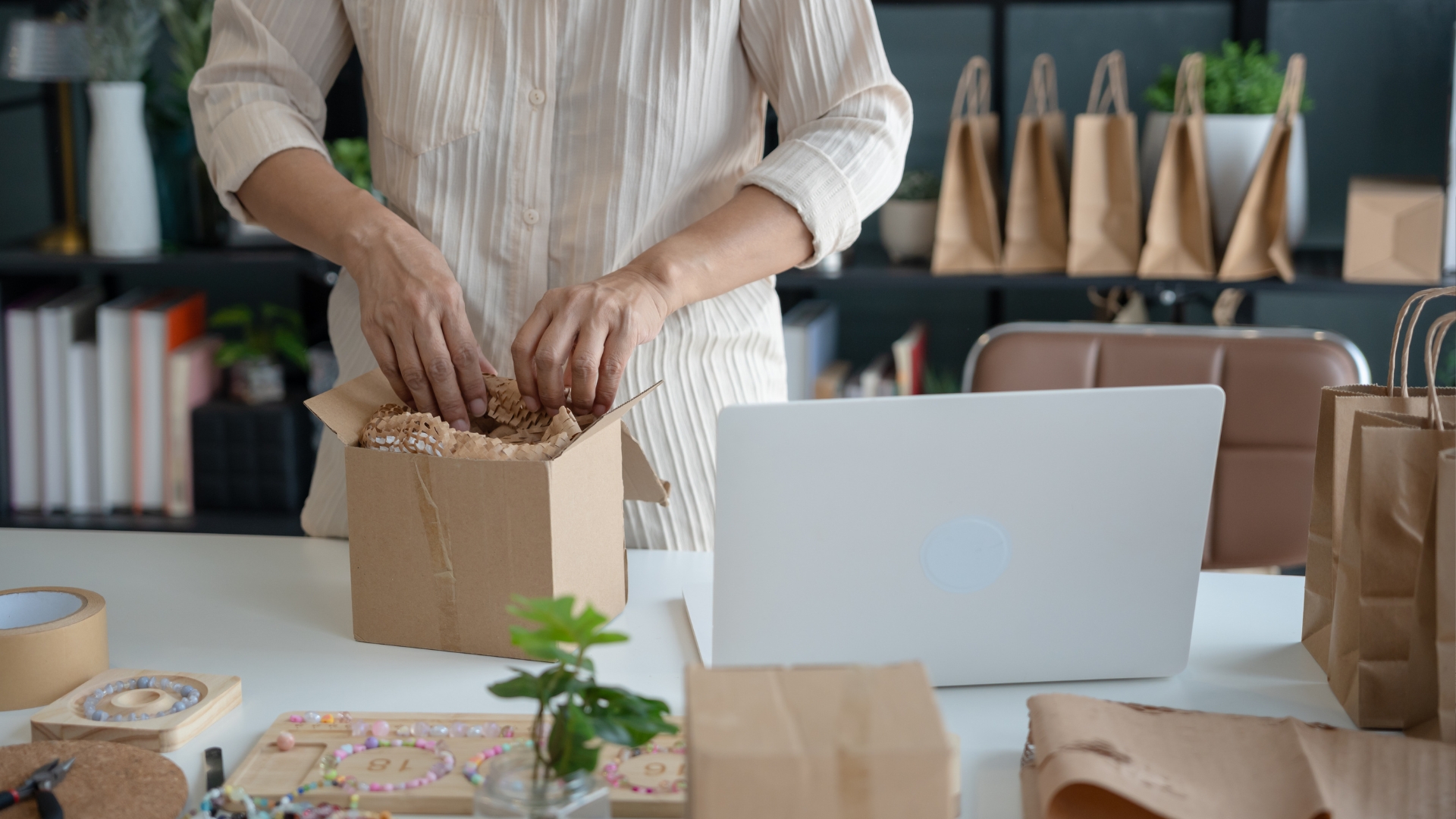 Cierres de seguridad inviolables para envíos de comercio electrónico