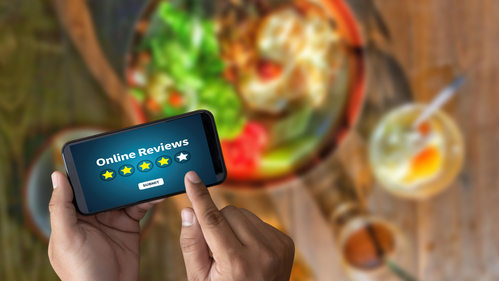 Las Agencias Publicitarias exigen reseñas positivas a los creadores de contenido del restaurante que visitan y graban